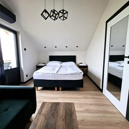 Semesterbostad Smoczechaty Smoldzinski Las