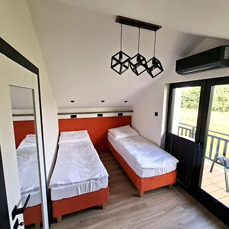 Semesterbostad Smoczechaty Smoldzinski Las